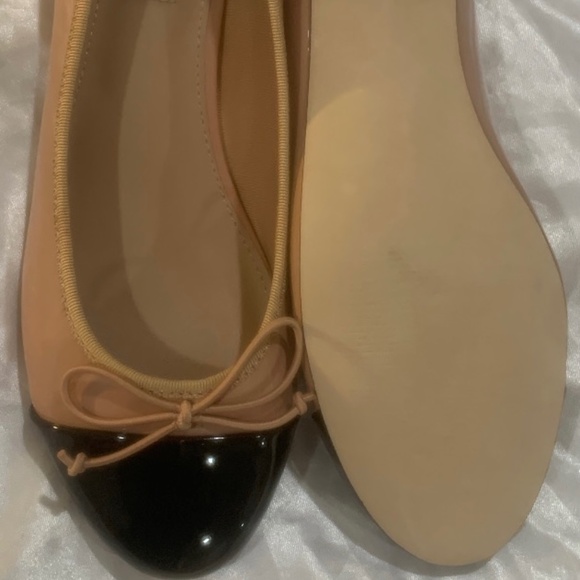 Pump (Low Heel) - Picture 2 of 7